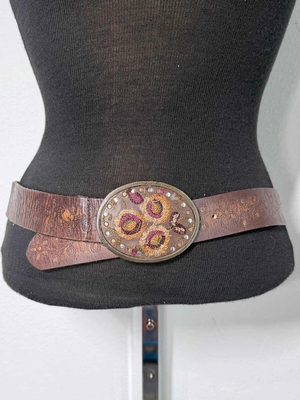 Vintage Fossil Brown Embroidered Leather Belt Boho Floral